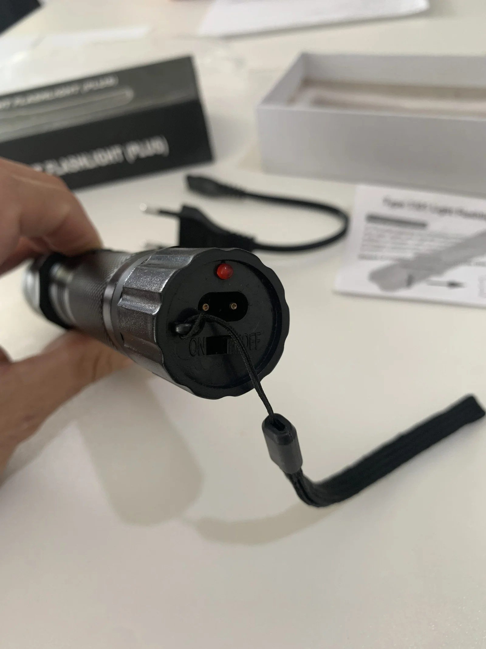 Lampe de Poche Sécurité Multifonction – Compacte - – Image 3