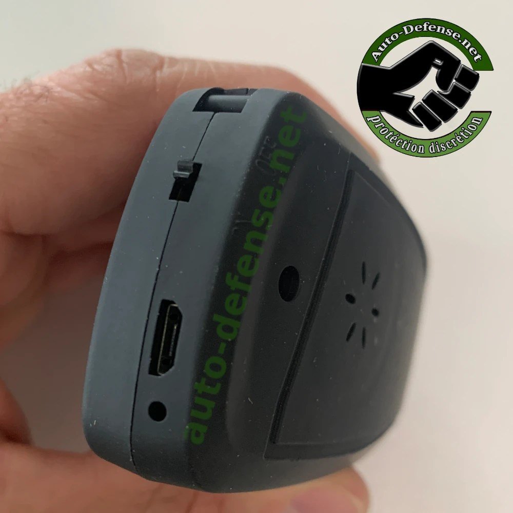 petit interrupteur a l’arrière pour désactiver, connecteur USB type B