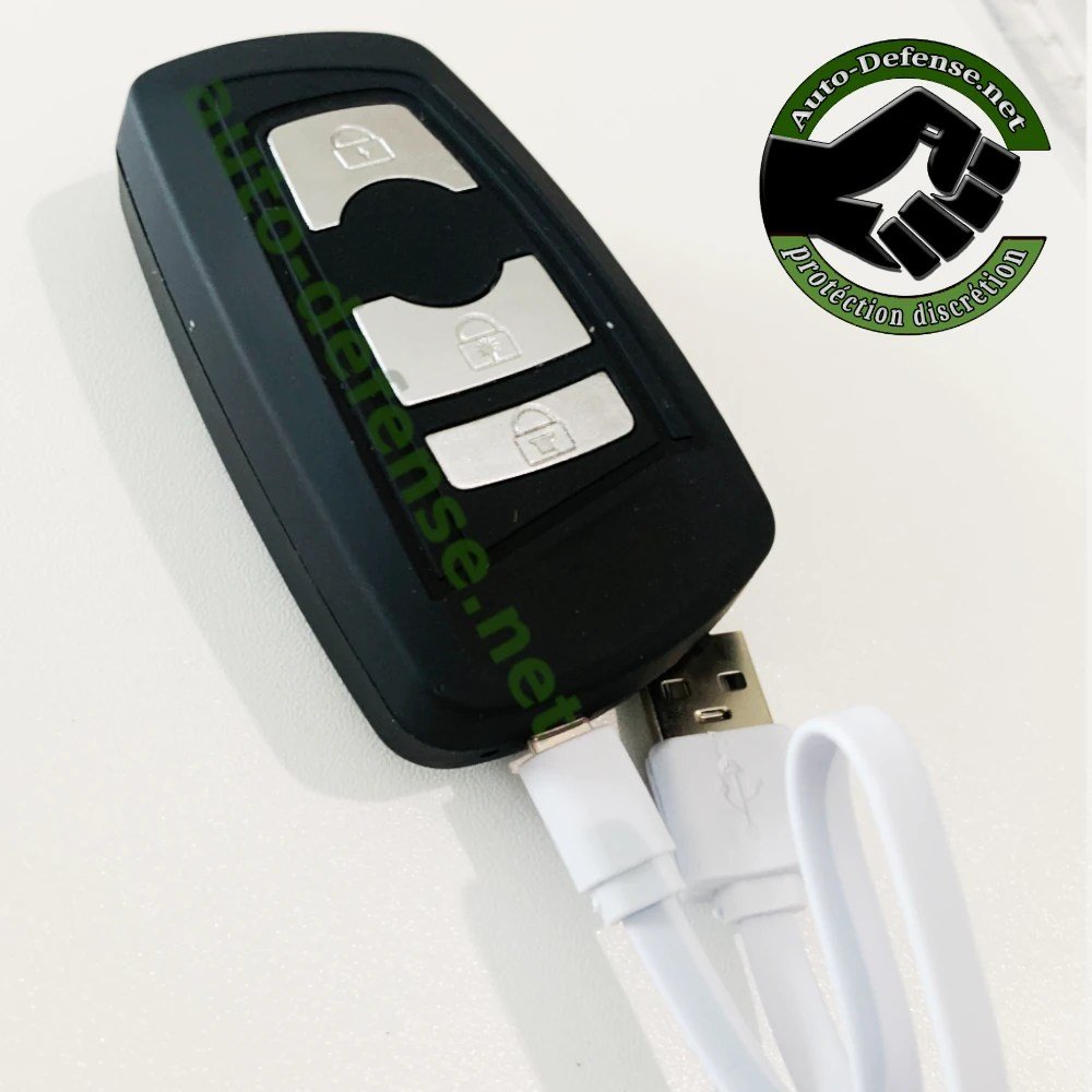 exemple comment connecter le cable usb sur le taser en forme de clé de voiture.